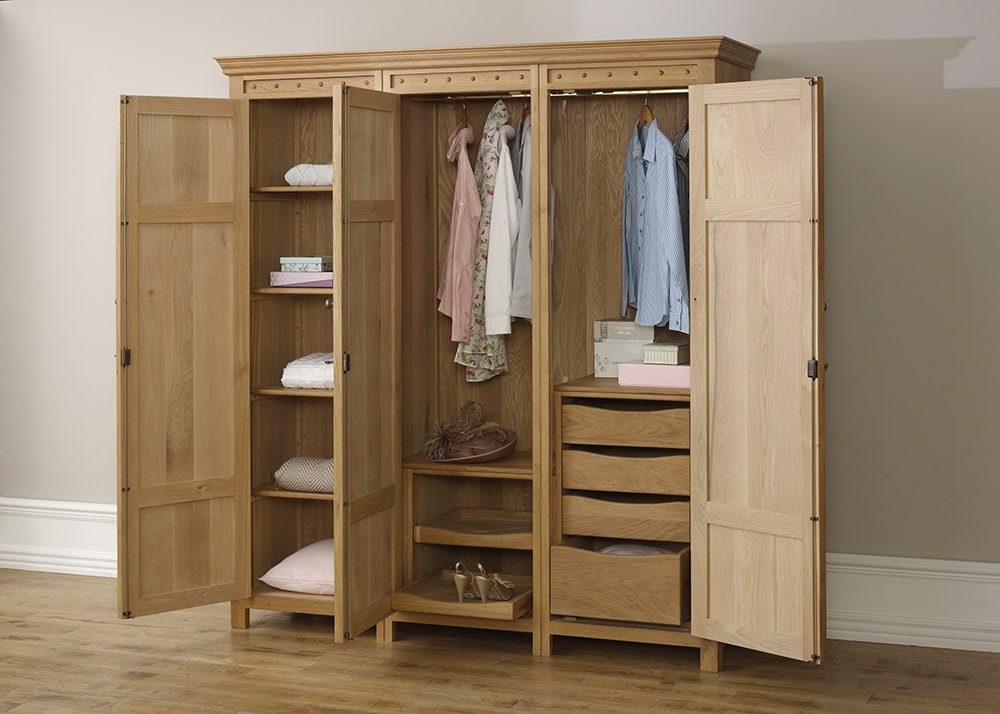 Oak deals wardrobe closet